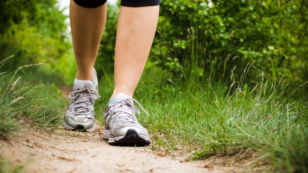Promenad utomhus - hur många steg per dag behövs för viktminskning